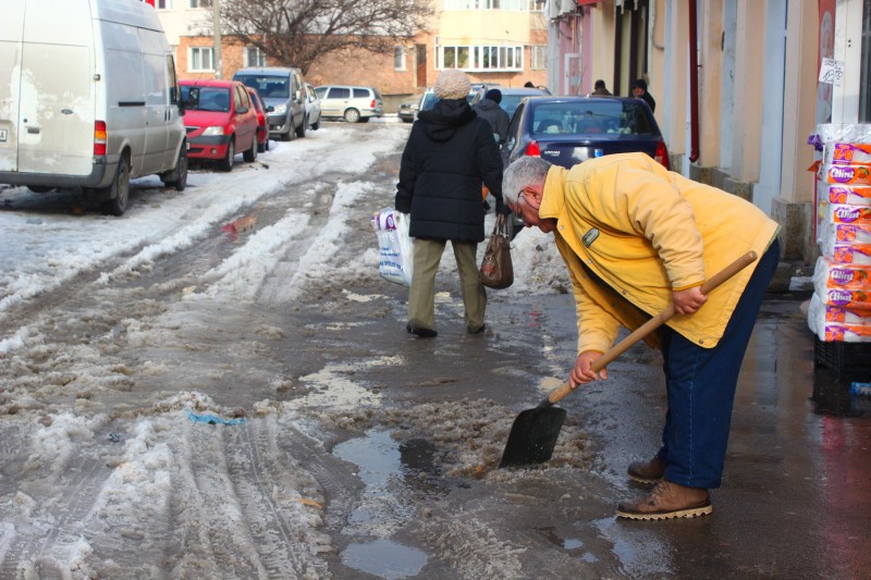 fotoreportaj mizerie si disconfort urmele zapezii la constanta 483842