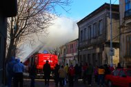 Fotoreportaj Clădire de patrimoniu din Piața Ovidiu în flăcări