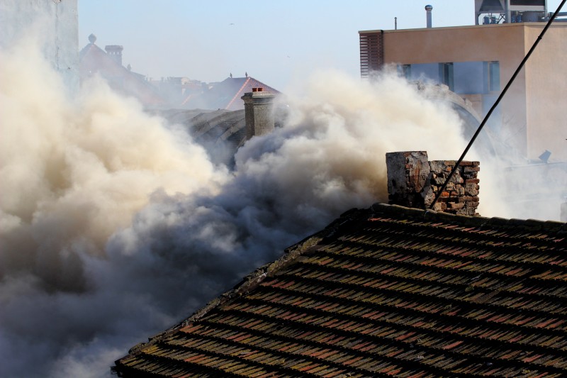 fotoreportaj cladire de patrimoniu din piata ovidiu in flacari 484121