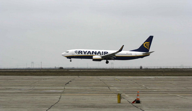 Aeroportul International Kogalniceanu - avion Ryanair