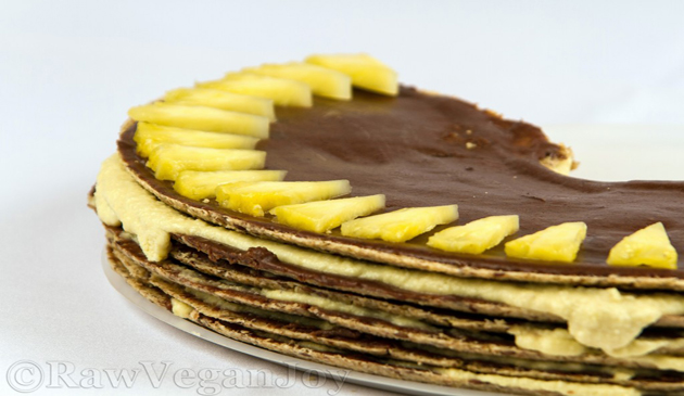 Rawveganjoy.ro: Tort de ciocolata cu ananas