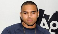 Incredibil Cântăreţul Chris Brown suferă de mai multe afecţiuni psihice