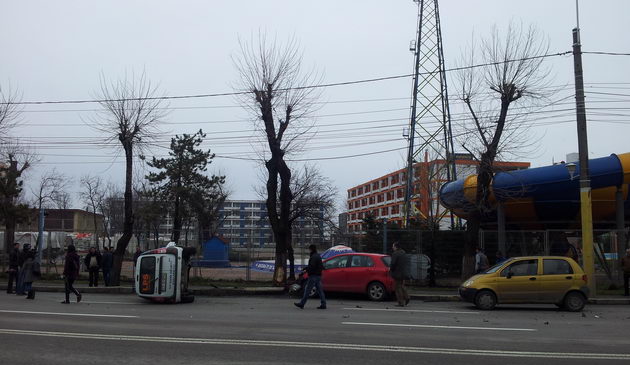 trafic rutier paralizat in statiunea mamaia cum a fost posibil accidentul cu patru masini de la aqua