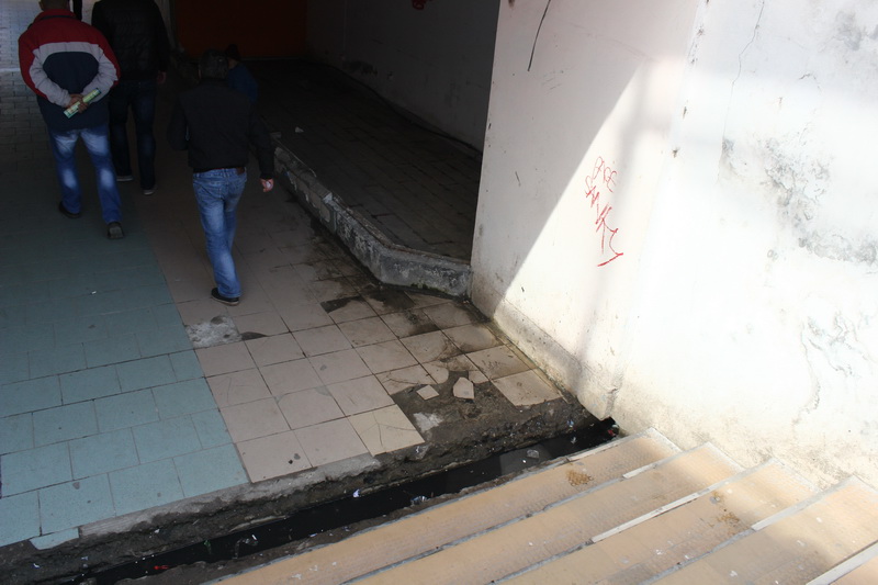 apel pentru curatenie catre autoritatile din constanta vi cine strange mizeria din pasajul de la tomis