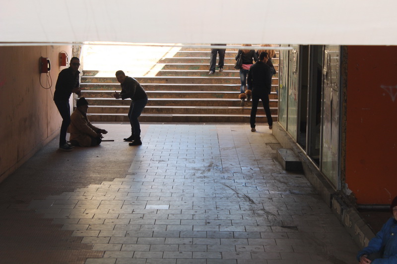 apel pentru curatenie catre autoritatile din constanta vi cine strange mizeria din pasajul de la tomis