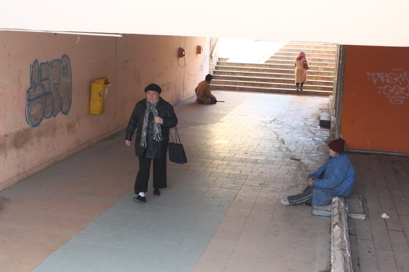 apel pentru curatenie catre autoritatile din constanta vi cine strange mizeria din pasajul de la tomis