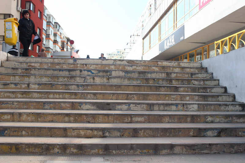 apel pentru curatenie catre autoritatile din constanta vi cine strange mizeria din pasajul de la tomis