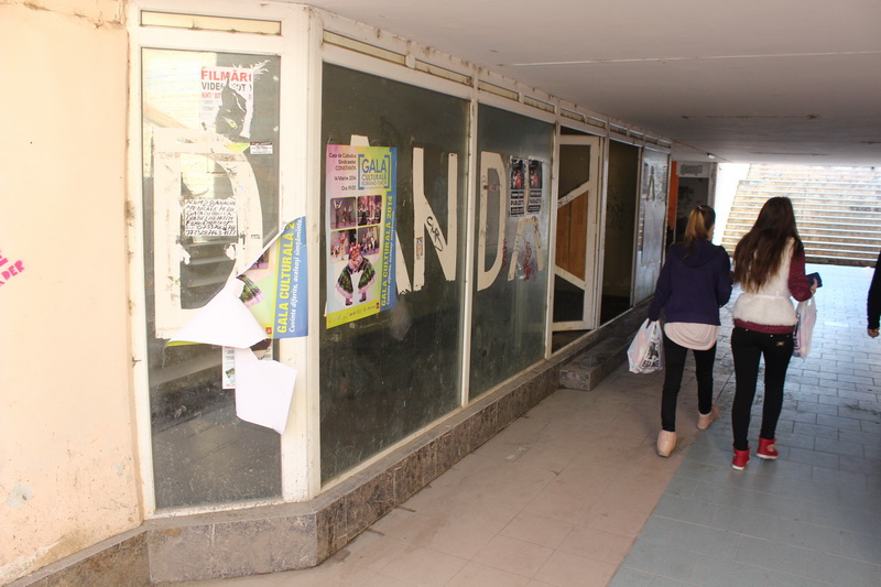 apel pentru curatenie catre autoritatile din constanta vi cine strange mizeria din pasajul de la tomis