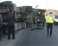 Tir răsturnat lângă Negru Vodă  