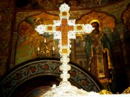 Azi creștinii prăznuiesc Duminica Sfintei Cruci