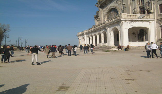 Fotoreportaj, Faleza Cazinoului din Constanta, atractie, Paste