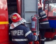 Incendiu în Valu lui Traian de la o lumânareArde o casă pe strada Dumitru Olariu   