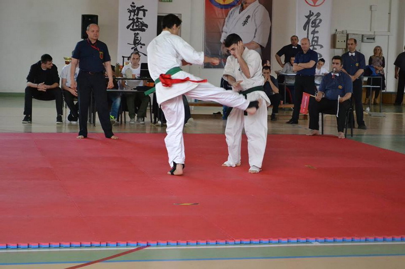 sa cunoastem si sa recunoastem valorile copiii si tinerii de la clubul sportiv hitode dojo se lauda cu
