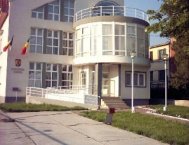 Arestaţi preventiv pentru că ar fi tâlhărit o bătrână