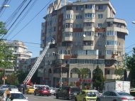 UPDATE - Atenţie La intersecţia dintre strada Nicolae Iorga cu bulevardul Alexandru Lăpuşneanu, cade tencuiala     