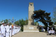 Depunere de coroane la Monumentul ostaşilor sovietici din Cimitirul Central Ruşii au cinstit memoria ostaşilor sovietici căzuţi în Al Doilea Război Mondial (galerie foto)