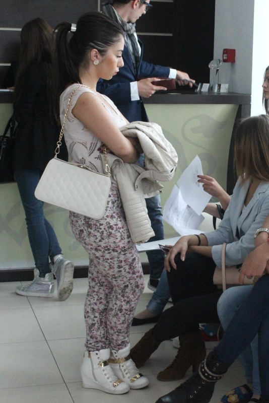 fotoreportaj cu telefoane tinute si tatuaje de fite la preselectia carnavalul mamaia 2014 494100
