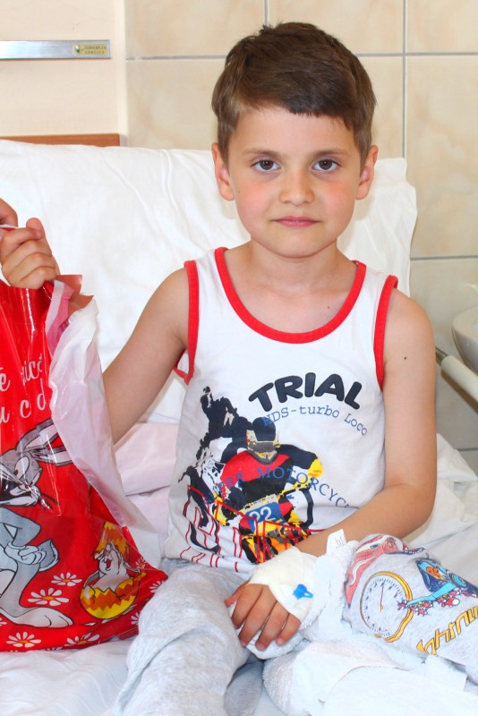 fotoreportaj personaje de poveste la micii pacienti din spitalul judetean constanta 496033