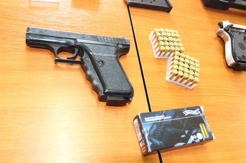 arme cumparate la liber din bulgaria detinute ilegal in romania 22 de constanteni s au trezit cu armele