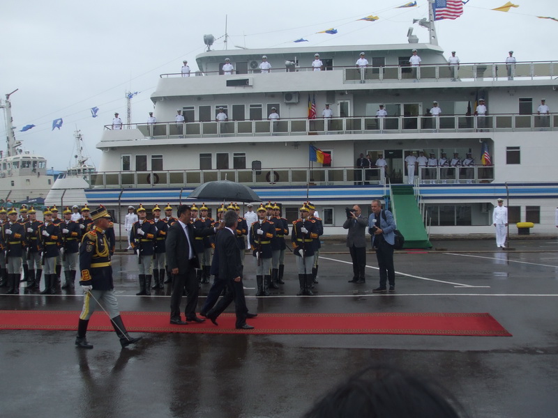 seful pentagonului primit la constanta cu onoruri militare chuck hagel barack obama apreciaza foarte