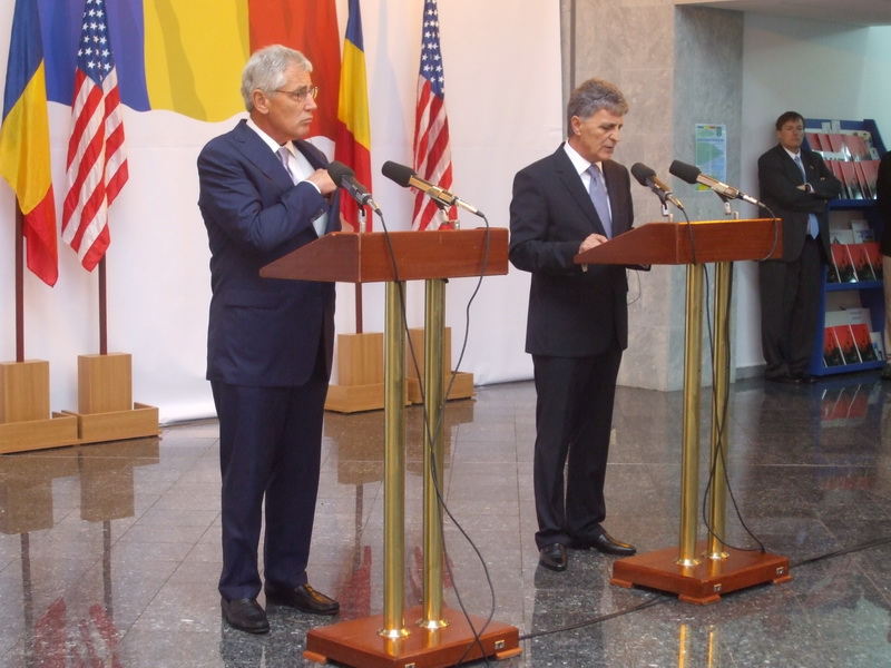 seful pentagonului primit la constanta cu onoruri militare chuck hagel barack obama apreciaza foarte