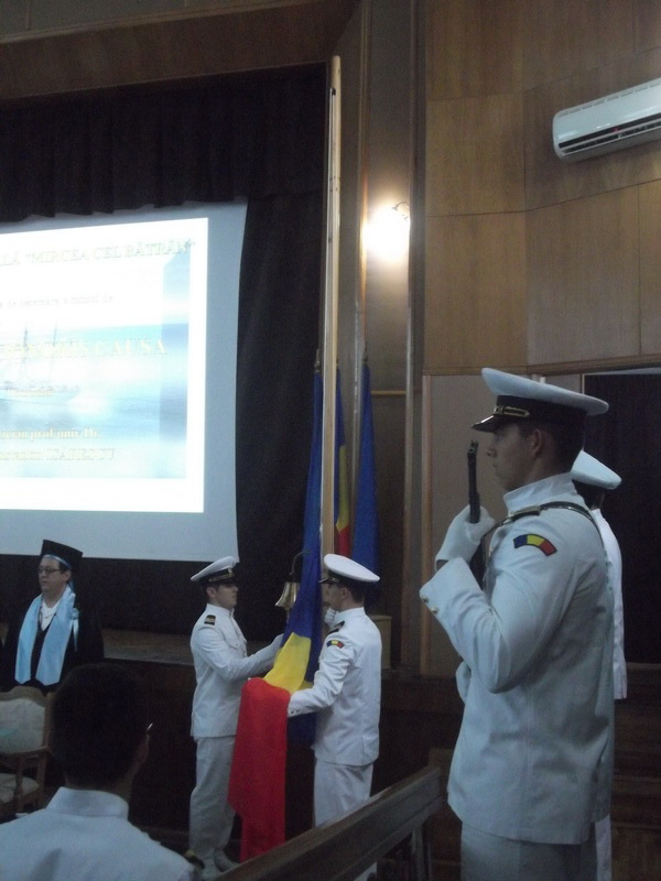 mugur isarescu doctor honoris causa al academiei mircea cel batran mesajele bnr nu sunt salutari de la