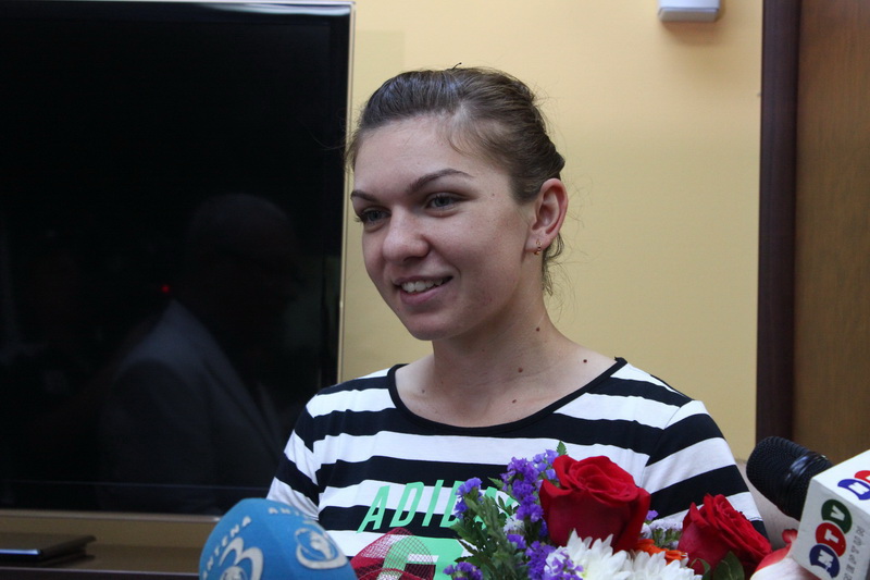 fotoreportaj vizita simonei halep la universitatea ovidius din constanta 497951