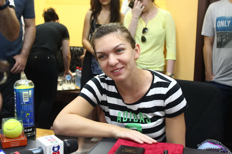 fotoreportaj vizita simonei halep la universitatea ovidius din constanta 497951