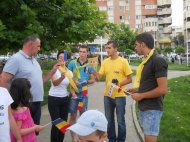 Partidului Național Liberal a distribuit joi, 26 iunie a.c., peste 1.000 de stegulețe tricolore