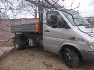 Prins cu o autobasculantă neînmatriculată pe drumurile publice  