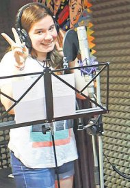 Fiica lui Gheorghe Hagi, Kira Hagi, îşi începe cariera de interpretă. Melodia se numeşte “The game of love”.  