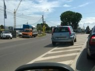 Unde sunt rutieriştii să vadă asta? Nereguli cu nemiluita la intersecţia străzii Baba Novac cu bulevardul Aurel Vlaicu  