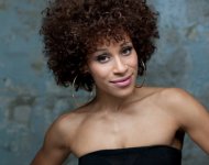 Celebra cântăreață Oceana se află pe litoral. Vezi ce a declarat despre români