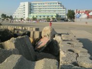 Mirifica şi imprevizibila staţiune Digul faianţat, din Mamaia, de la Malibu (galerie foto) 