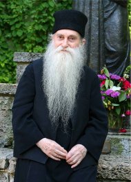 Se împlinesc 100 de ani de la nașterea Părintelui Arsenie. Marele duhovnic al Dobrogei va fi sărbătorit în Constanţa 