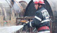 Incendiu în Constanţa Au ars construcţia şi sute de kilograme de gunoi menajer