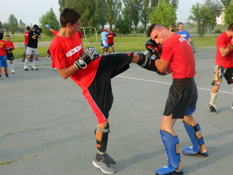 kickbox ursoi constanta in prima linie luptatorii romani de elita se antreneaza ca spartanii la navodari