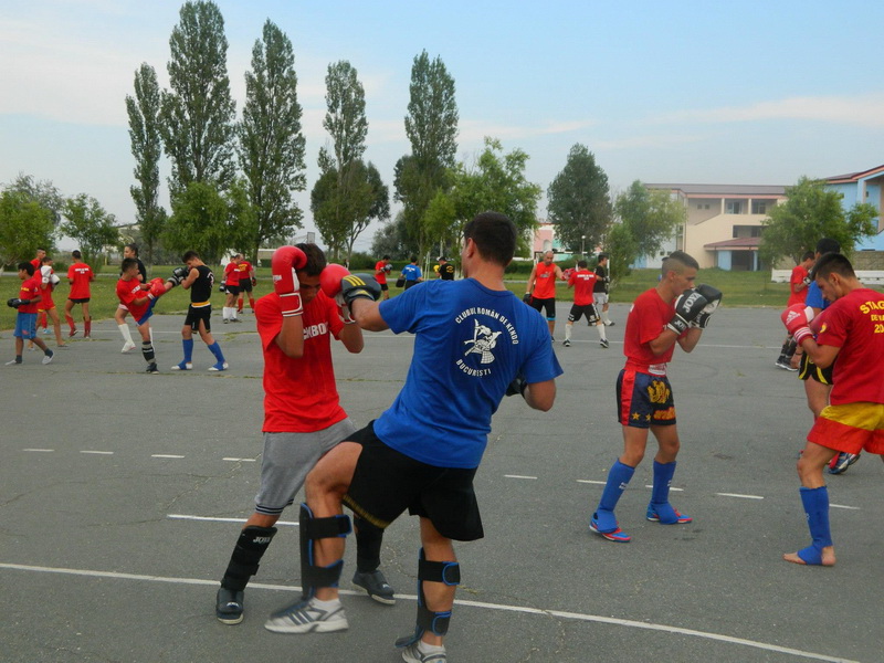 kickbox ursoi constanta in prima linie luptatorii romani de elita se antreneaza ca spartanii la navodari