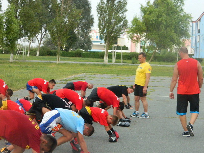 kickbox ursoi constanta in prima linie luptatorii romani de elita se antreneaza ca spartanii la navodari