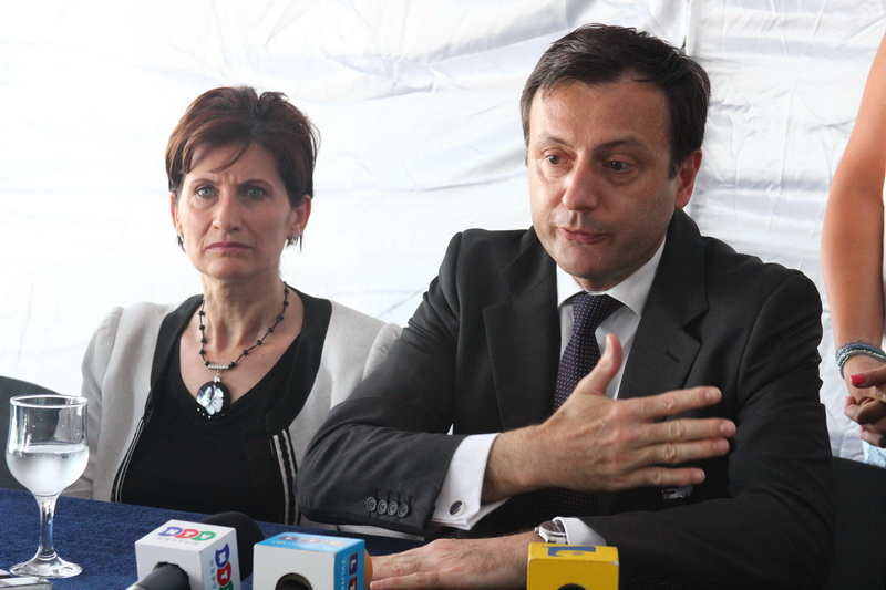 colaborare excelenta intre raja sa si berd un nou contract de imprumut pentru investitiile companiei colaborare excelenta intre raja sa si berd un nou contract de imprumut pentru investitiile companiei