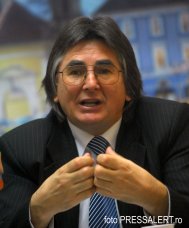 Primarul din Timișoara Nicoale Robu, îndrăgostit de mare. Vezi ce melodie a compus (video)