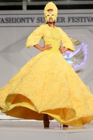 Fashion Summer Festival Mamaia 2014 Creaţii vestimentare couture într-un show special organizat aseară 