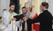 Dublu eveniment la Biserica Sfântul Gheorghe din Dobromir Deal Sfinţirea lăcaşului de cult şi pomenirea lui ÎPS Lucian