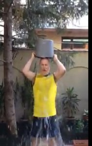 Octavian Bellu a acceptat provocarea Ice Bucket. A nominalizat-o şi pe constănţeanca Simona Amânar (video+galerie foto)    