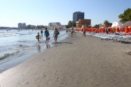 Două minore din Constanţa, cercetate pentru furt de pe plajă în zona Hotelului Neptun 