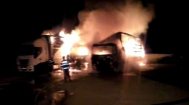 Camioane în flăcări lângă Arpechim Piteşti