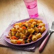 ecuisine.ro Paste cu suncă si dovlecei 