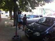 Doi minori prinşi în flagrant în timp ce furau bunuri dintr-o locuinţă din Constanţa (galerie foto) 