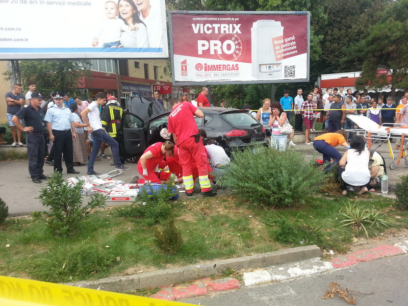 tragedie in zona city park mall cinci persoane au fost spulberate pe trecerea de pietoni un mort si patru
