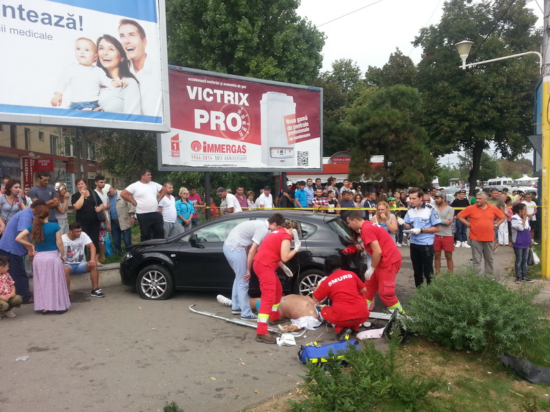 tragedie in zona city park mall cinci persoane au fost spulberate pe trecerea de pietoni un mort si patru